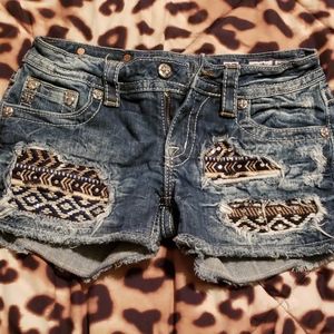 Miss Me Signature Shorts Size 27